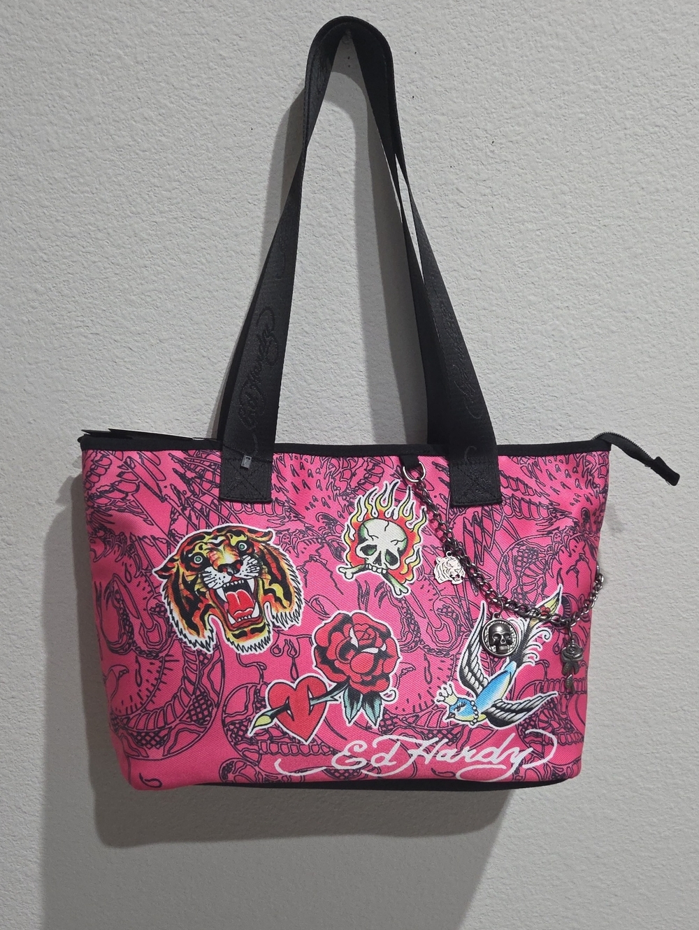 Ed Hardy Pink Tattoo-Graphic Tote with Black Strapspulls. NWT